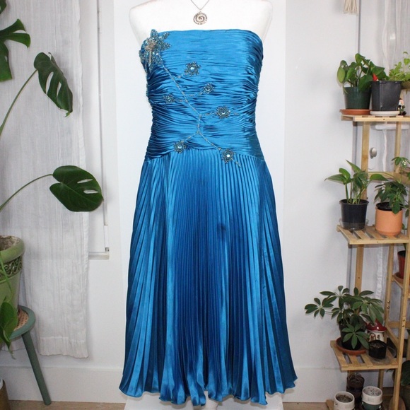 Night Scene Vintage Strapless Teal Pleated Beaded Formal Dress - Picture 3 of 8